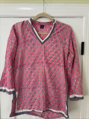 Women’s Pink Floral V-Neck Blouse with Contrast Trim